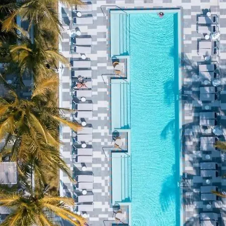 Modern Miami Suite - Pool Access In Prime Area